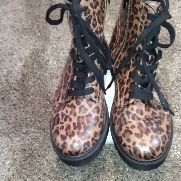 Leopard Print Lace-Up Ankle Boots - Picture 4 of 15